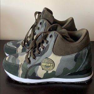 Camo high top wedge sneakers